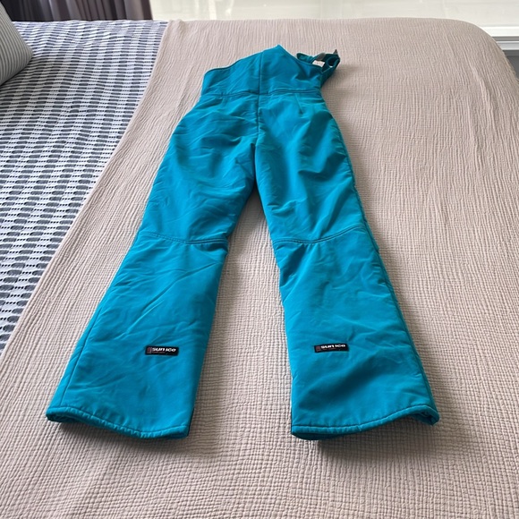 Perfectt condition ultra vintage SUNICE bibbed snow suit. Size small - Picture 4 of 4